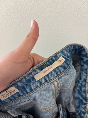 Levi’s low loose jeans light wash thumbnail 3