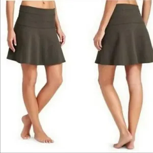 Athleta Womens Athleisure Tenniscore Ponte Twill Flare Mini Skirt Size 4 Olive‎ thumbnail 2