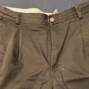 Liz Claiborne Women's Black Bermuda Shorts / DG96 thumbnail 2