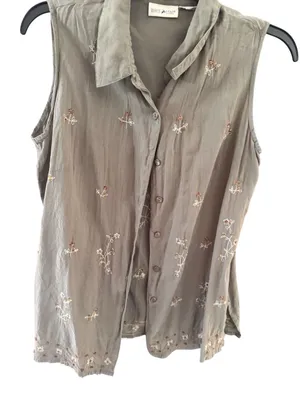 White Stag Vintage Cottage Olive Green‎ Floral Embroidered Sleeveless Button Top thumbnail 1