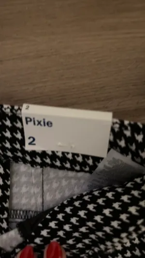 Old Navy Pants Pixie thumbnail 4