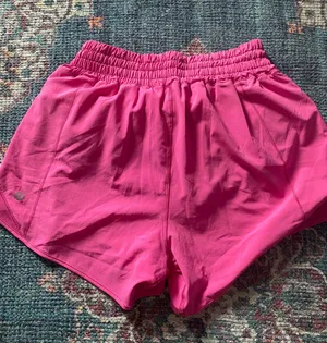 Lululemon Hotty Hot Shorts 4” Sonic Pink thumbnail 2