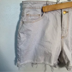 Universal Thread Women's 14/32 High-Rise Vintage‎ Midi Jean Shorts White Stretch thumbnail 3