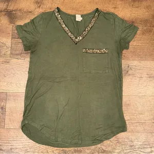 7th Ray Olive Green Sequin Trim Pocket V-Neck Top thumbnail 1