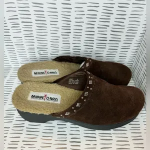 Minnetonka Womens Brown Suede Studded‎ Faux Fur Lined Clog Mules Size 9 Boho thumbnail 4