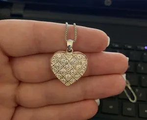 Locket thumbnail 1
