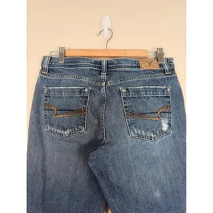 American Eagle‎ Favorite Fit Flare Jeans Medium Wash Distressed 6 Reg 100 Cotton thumbnail 4