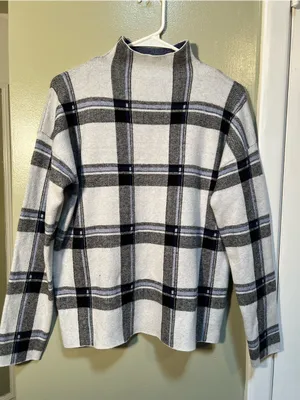 Tahari Women's Size Large Mock Neck Sweater‎ Light Gray Black Blue Plaid thumbnail 1