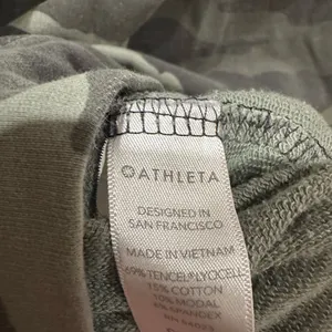 Athleta Women's Gray Camouflage Long Sleeve Tee thumbnail 4