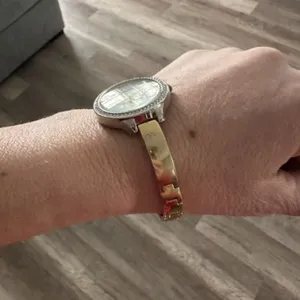 Chico’s Large Face Mother of Pearl Pave Rhinestone Goldtone Delicate‎ Band Watch thumbnail 3
