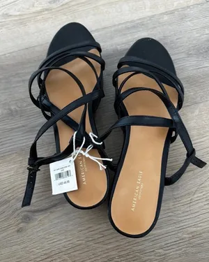 BRAND NEW American Eagle Outfitters 2” Platform Black Sandals thumbnail 1