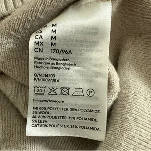 H&M Womens Cardigan Sweater Sz M Beige Big Button Chunky Knit Heavy Deep V Neck thumbnail 10