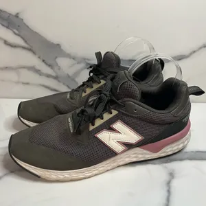 New Balance Women's Classic Retro Gray Pink Fresh Foam Sneaker Sz 10 Athletic thumbnail 3