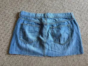 Old Navy Denim Skirt  thumbnail 4