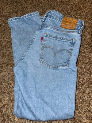 Levi’s Jeans Straight Wedgie High-Rise Distressed thumbnail 5