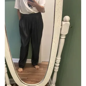 LIV Charcoal Gray Pleated Tapered Pants High Waist Cotton Blend NWT thumbnail 8