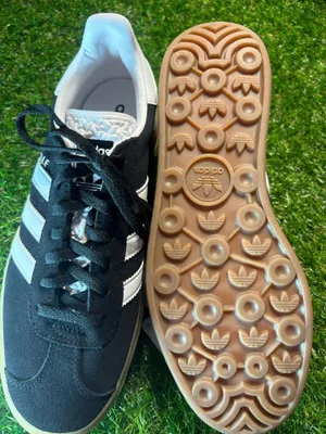 Adidas 8.5 women. Black and white. Triple stacks thumbnail 7