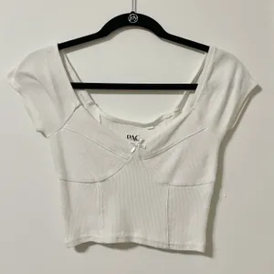 Aritzia Crop Top thumbnail 1