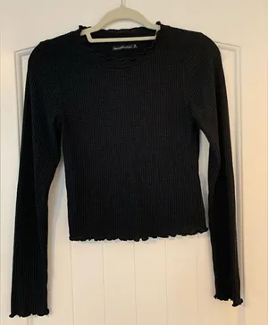 Abercrombie & Fitch Ribbed Knit Cropped Top Black Size Small Ruffle Accents thumbnail 1