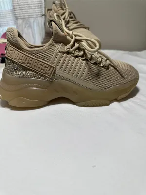 Women's Beige Sneaker with Rhinestone Detail Sz 7.5 Steve Madden Maxima like new thumbnail 4