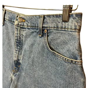 90’s Vintage Levi’s 551 Denim Shorts | Made in USA | Unisex -VTG Size-14/ (33”) thumbnail 4