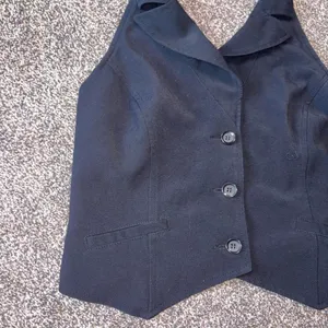 Black Star City tank top vest in size M thumbnail 4