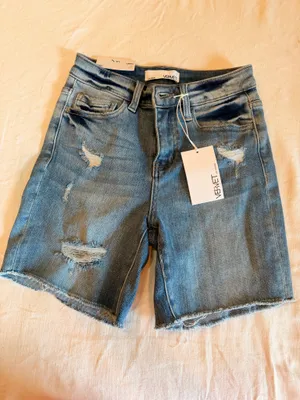 NWT Vervet Loretta Distressed Midi Bermuda Denim Shorts XS thumbnail 2