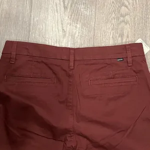 NWT DOCKERS Weekend Chinos Ankle Water<less Women's Size 29 Brown Pants thumbnail 2