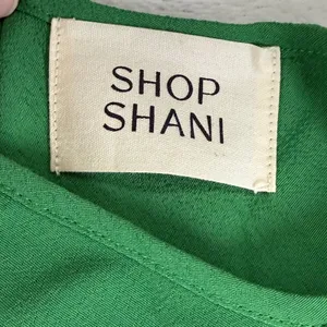 Shop Shani Green Maxi Dress V-Neck Adjustable Spaghetti Straps‎ Solid Crepe S thumbnail 2