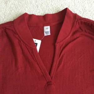 Vintage NWT Y2K Split-Neck Long Sleeve Split Neck Tee Red Cotton - Sz Small thumbnail 6