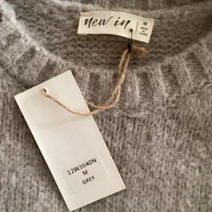 Cozy Women's Beige Crew Neck Sweater Gray Size M thumbnail 4
