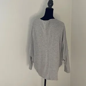 ALYA  Women’s Sweater. Size Medium. Gray‎ thumbnail 3