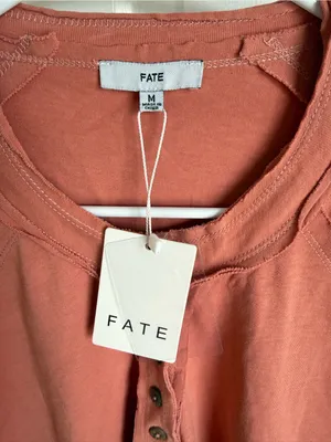 Fate Embroidered Henley‎ Top Medium Boho Raw Hem Coral Pink thumbnail 6