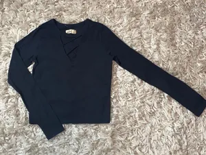 Hollister Top thumbnail 1