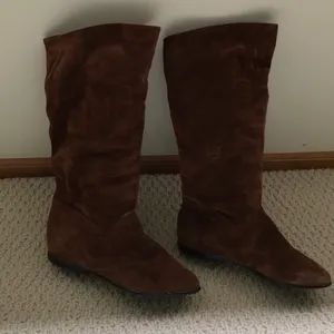 Great brown leather suede boots. Size 7 1/2. BNWT. thumbnail 4