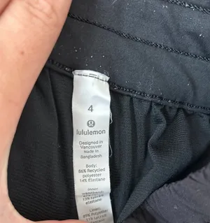Lululemon Tracker Shorts size 4 thumbnail 3