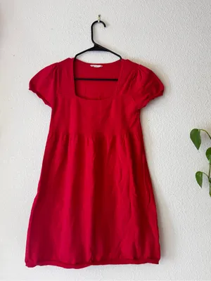 Women’s Red Square-Neck Short Sleeve Tunic thumbnail 4