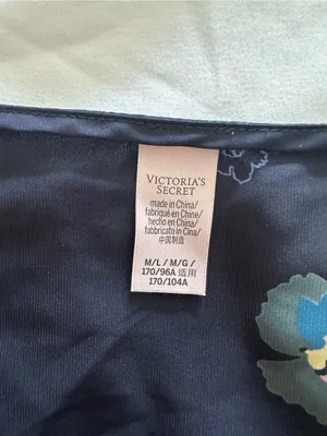 Victoria’s Secret Navy Floral Kimono Size Medium / Large Oversized thumbnail 5