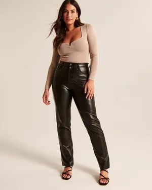 AF Curve Love Vegan Leather 90s Straight Pant thumbnail 7