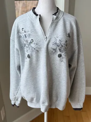 Vintage Cottagecore Gray Chickadee Birds Pullover Sweatshirt Sz Medium thumbnail 1