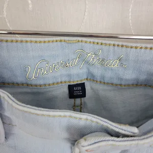 Universal Thread Denim Shorts Sz 6 Light Blue High Rise Midi Button Fly Fray Hem thumbnail 6