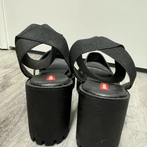 Chunky heels thumbnail 4