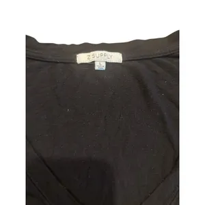 Z Supply Black V-Neck T-Shirt Size L thumbnail 2