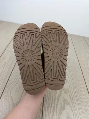 UGG Women's Goldenstar Heritage Braid Embroidered Suede Sandal US8 Chestnut $140 thumbnail 7