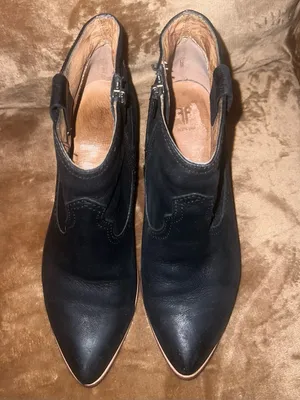 Frye Reina Ankle Boot Women 7.5 Black Leather Heels Pointed Toe Western Side Zip thumbnail 5