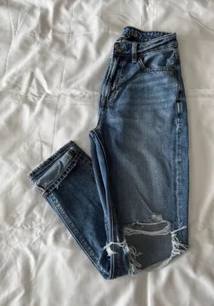 Medium Wash Strigid Ripped Mom Jeans thumbnail 1