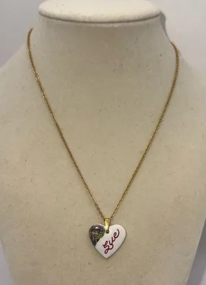Gold Tone Sue Name Heart Necklace White Enamel Hummingbird Floral Pendant thumbnail 1