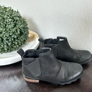 Sorel Emelie Chelsea Waterproof Boots 7 thumbnail 4