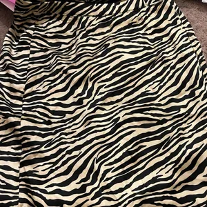 NWT sincerely Jules zebra print‎ skirt M thumbnail 8