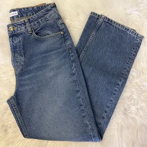 Zara Women’s High Rise Straight Leg Jeans Size 4 Button Fly Blue Wash thumbnail 7
